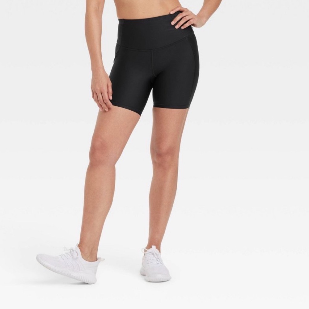 Women’s Effortless Support Bike Shorts 6” All In Motion Black Size M NWT Msrp20$
